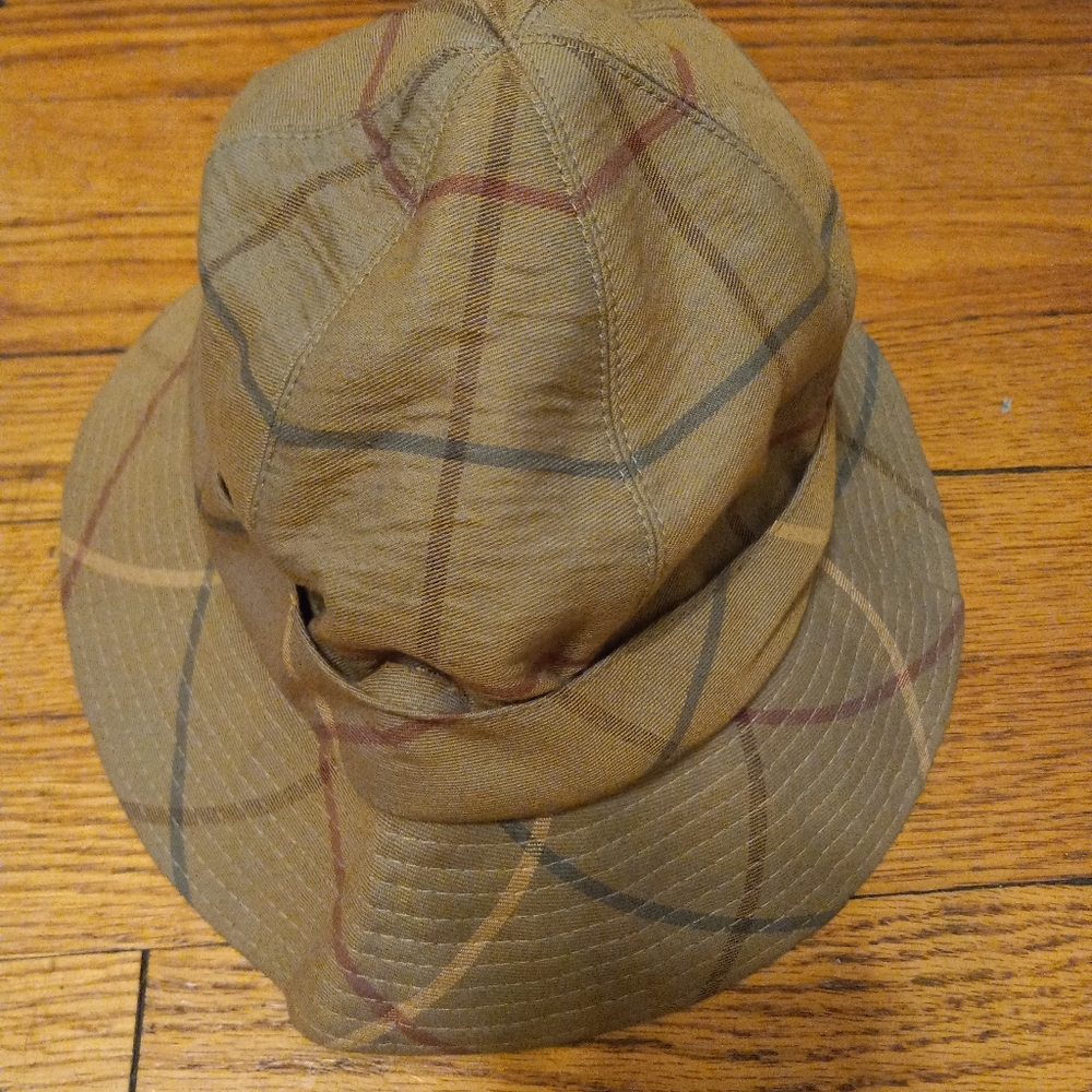 Burberrys vintage bucket hat,size large..good condition